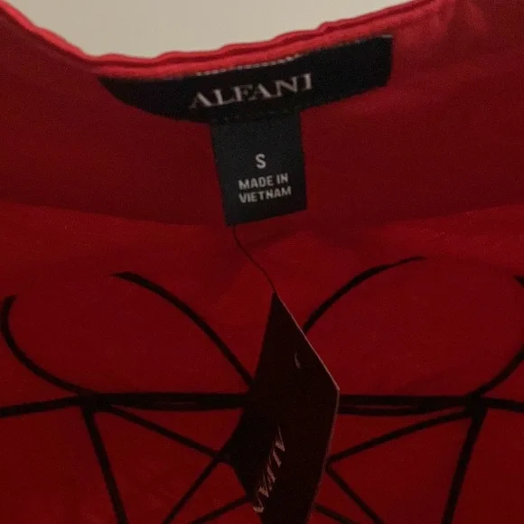 Alfani red essential tee. BNWT - Picture 3 of 7